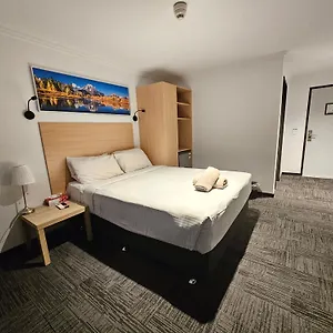  Lodge Econo Rivervale Australia